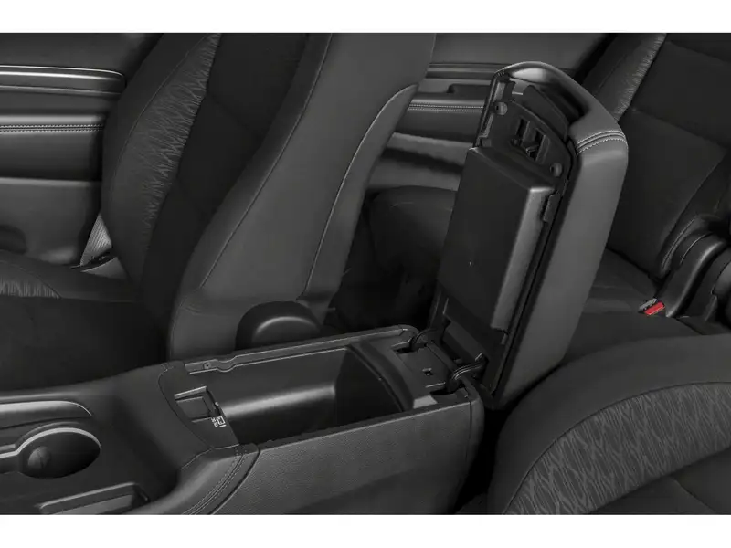 2027 Dodge Durango, schwarz, 10 km, Import Kanada — Foto 9 z 10