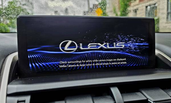 2020 Lexus, Import Kanada — Foto 10 z 12