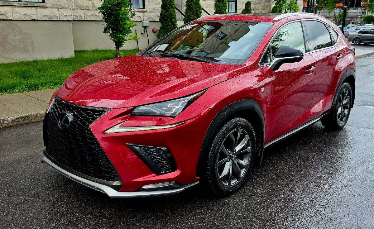 2020 Lexus, Import Kanada — Foto 3 z 12