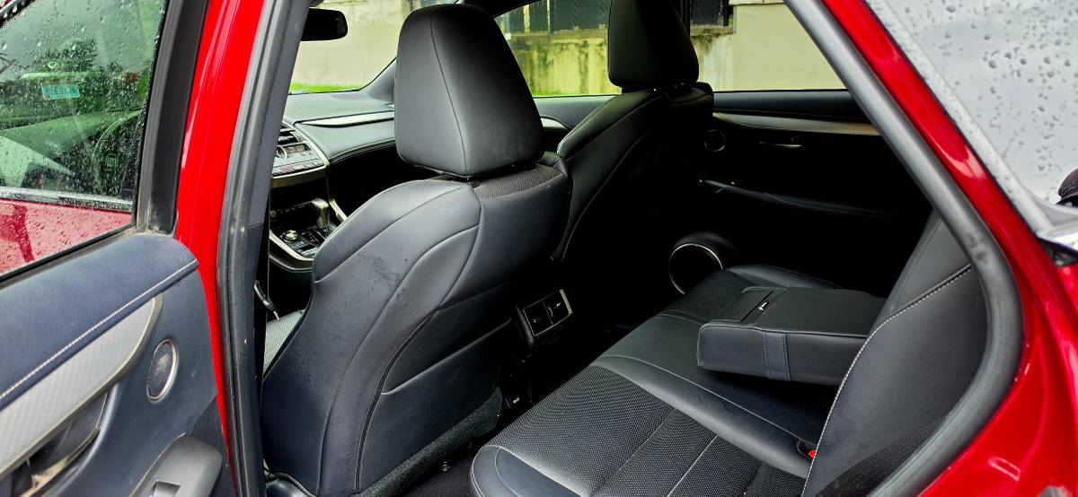 2020 Lexus, Import Kanada — Foto 7 z 12