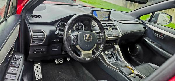 2020 Lexus, Import Kanada — Foto 9 z 12