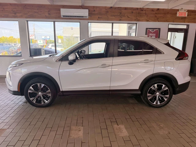 2022 Mitsubishi Eclipse Cross ES, 129.799 km, Import Kanada — Foto 2 z 5