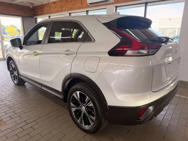 2022 Mitsubishi Eclipse Cross ES, 129.799 km, Import Kanada — Foto 3 z 5