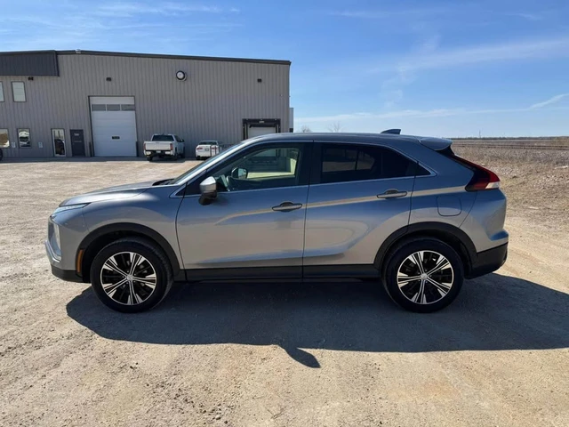 2022 Mitsubishi Eclipse Cross ES, grau, 147.000 km, Import Kanada — Foto 4 z 5