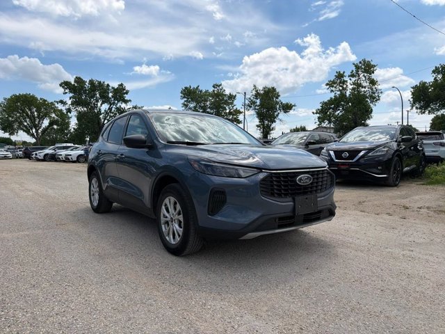 2025 Ford Escape | Remote Start System | Heated Premium-Wrapped Steering Wheel |, blau, 40.657 km, Import Kanada — Foto 2 z 5