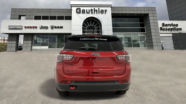 2026 Jeep Compass Trailhawk, rot, 15 km, Import Kanada — Foto 5 z 5