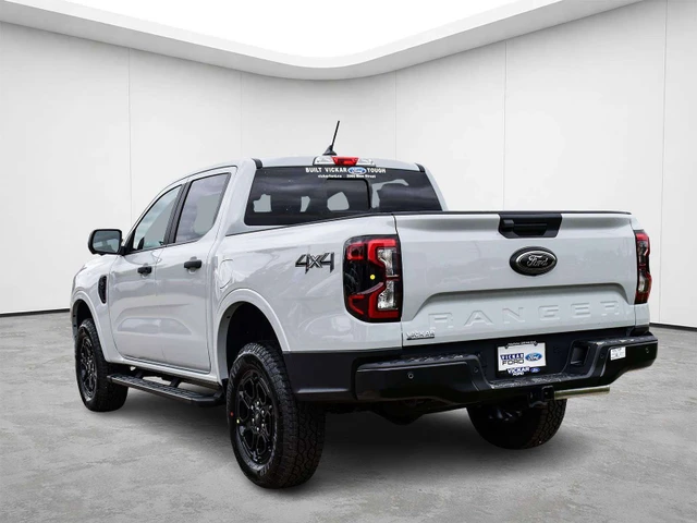 2026 Ford Ranger XLT, grau, 30 km, Import Kanada — Foto 4 z 18