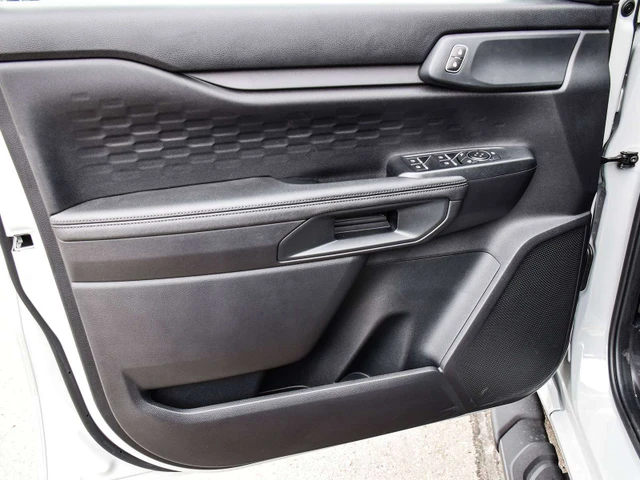 2026 Ford Ranger XLT, grau, 30 km, Import Kanada — Foto 9 z 18