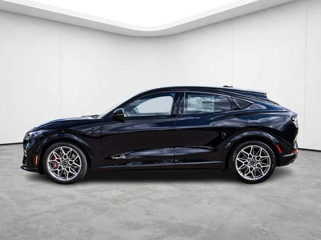 2026 Ford Mustang Mach-E GT, schwarz, 30 km, Import Kanada — Foto 3 z 18