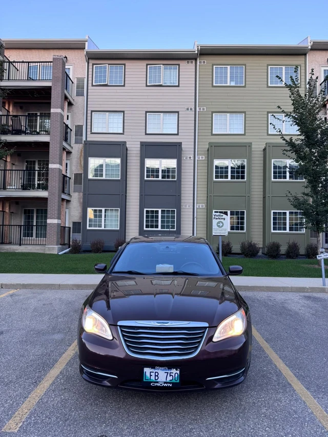 2012 Chrysler 200Series Limited, 87.000 km, Import Kanada — Foto 1