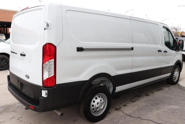 2026 Ford Transit Cargo Van, weiß, 3 km, Import Kanada — Foto 4 z 12