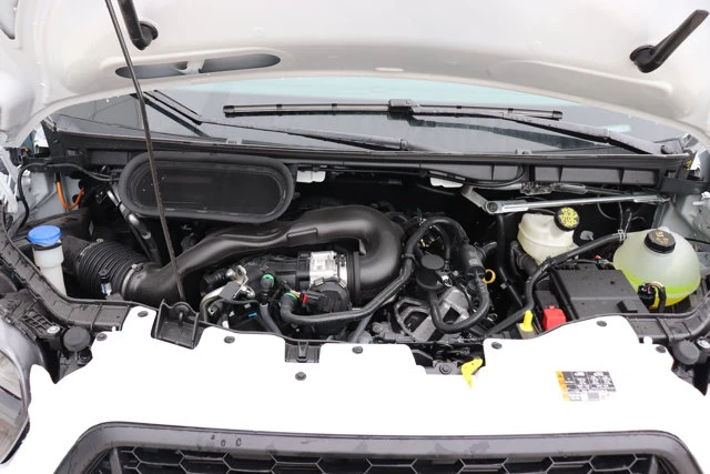 2026 Ford Transit Cargo Van, weiß, 3 km, Import Kanada — Foto 6 z 12