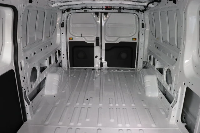2026 Ford Transit Cargo Van, weiß, 3 km, Import Kanada — Foto 8 z 12