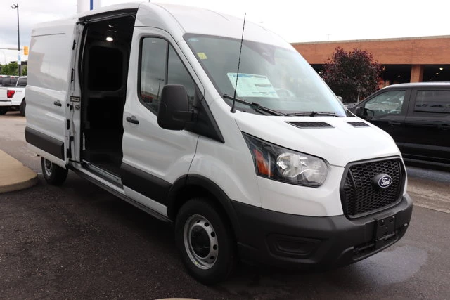 2026 Ford Transit Cargo Van, weiß, 68 km, Import Kanada — Foto 4 z 18