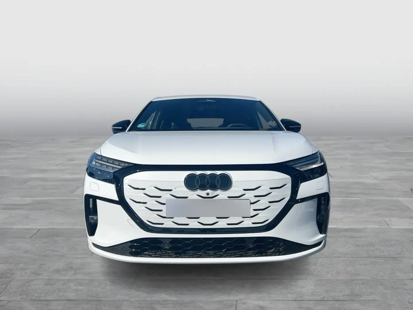 2026 Audi Q4 e-tron, 1 km, Deutschland — Foto 8 z 12