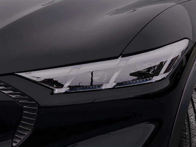 2026 Ford Mustang Mach-E Select, schwarz, 30 km, Import Kanada — Foto 10 z 18