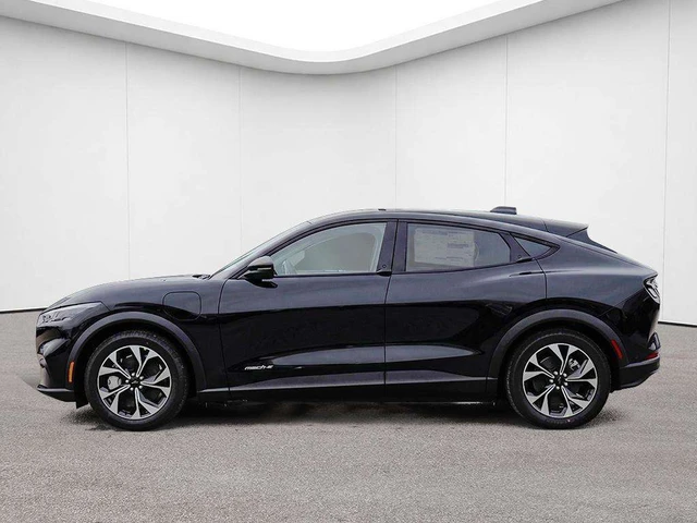 2026 Ford Mustang Mach-E Select, schwarz, 30 km, Import Kanada — Foto 3 z 18