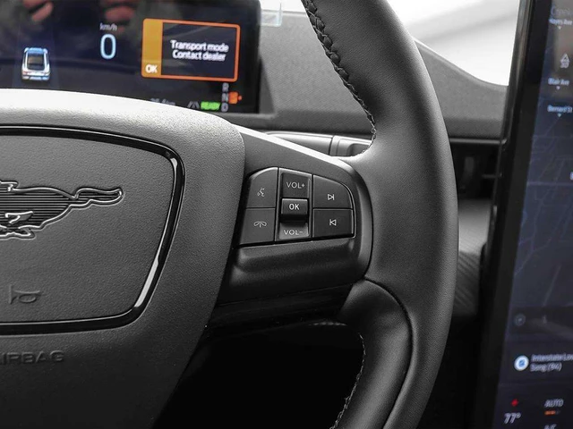 2026 Ford Mustang Mach-E Select, grau, 30 km, Import Kanada — Foto 15 z 18