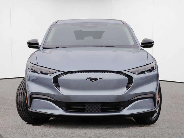 2026 Ford Mustang Mach-E Select, grau, 30 km, Import Kanada — Foto 2 z 18