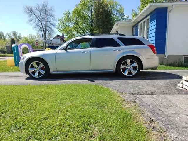 2006 Dodge Magnum, 192.000 km, Import Kanada — Foto 1