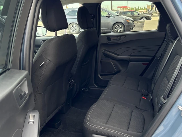 2025 Ford Escape Active Awd, blau, 51.902 km, Import Kanada — Foto 10 z 14