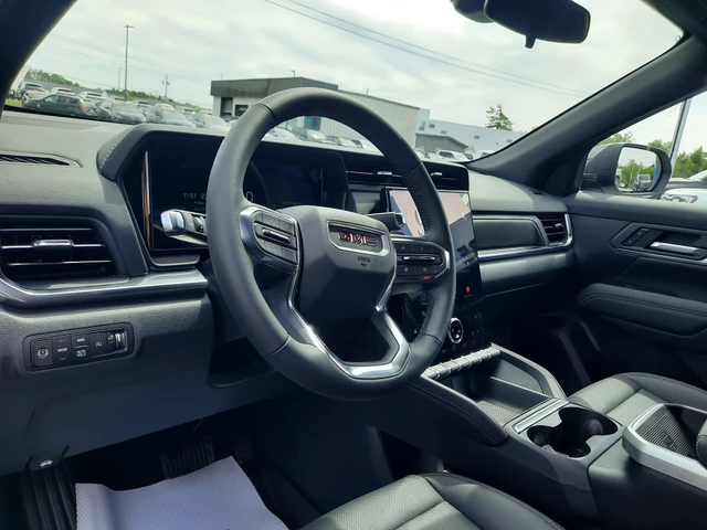 2027 GMC Terrain AWD Elevation, schwarz, 6 km, Import Kanada — Foto 2 z 20