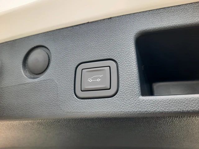 2027 GMC Terrain AWD Elevation, schwarz, 6 km, Import Kanada — Foto 9 z 20