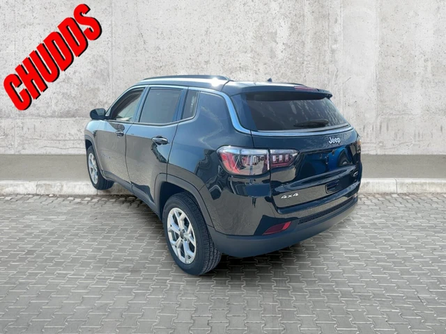 2026 Jeep Compass North, schwarz, 9 km, Import Kanada — Foto 3 z 5
