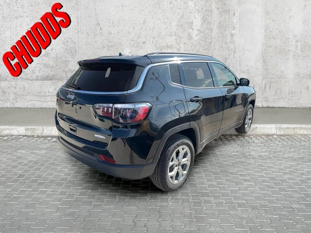 2026 Jeep Compass North, schwarz, 9 km, Import Kanada — Foto 5 z 5