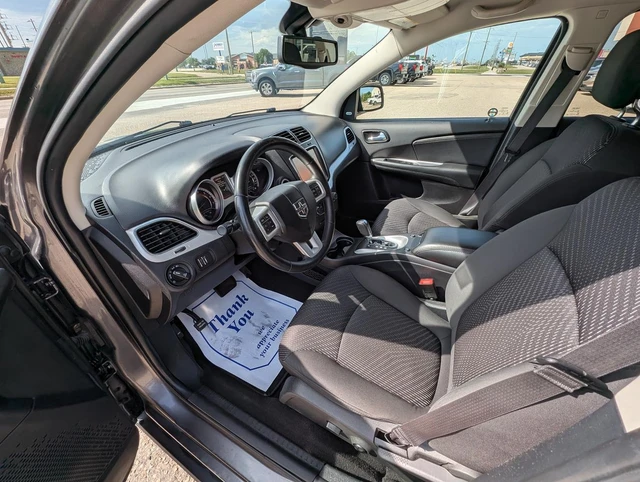 2017 Dodge Journey SXT | Navigation | Keyless entry, grau, 122.000 km, Import Kanada — Foto 12 z 15