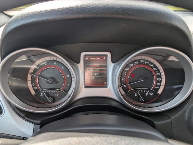 2017 Dodge Journey SXT | Navigation | Keyless entry, grau, 122.000 km, Import Kanada — Foto 14 z 15
