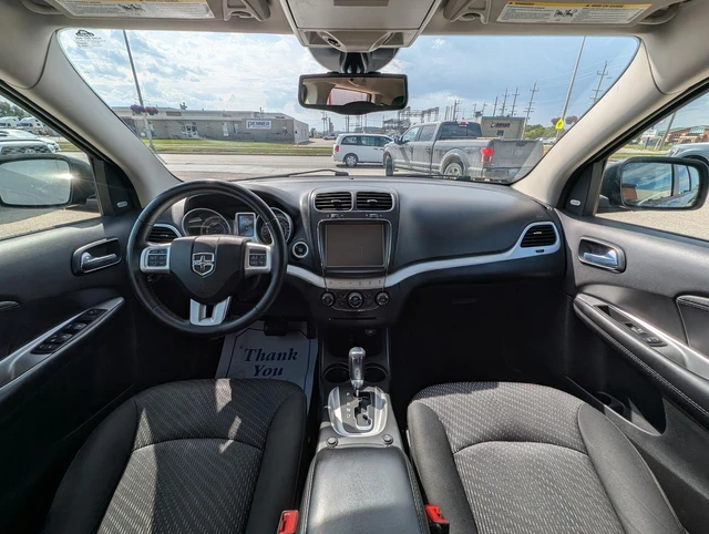 2017 Dodge Journey SXT | Navigation | Keyless entry, grau, 122.000 km, Import Kanada — Foto 9 z 15