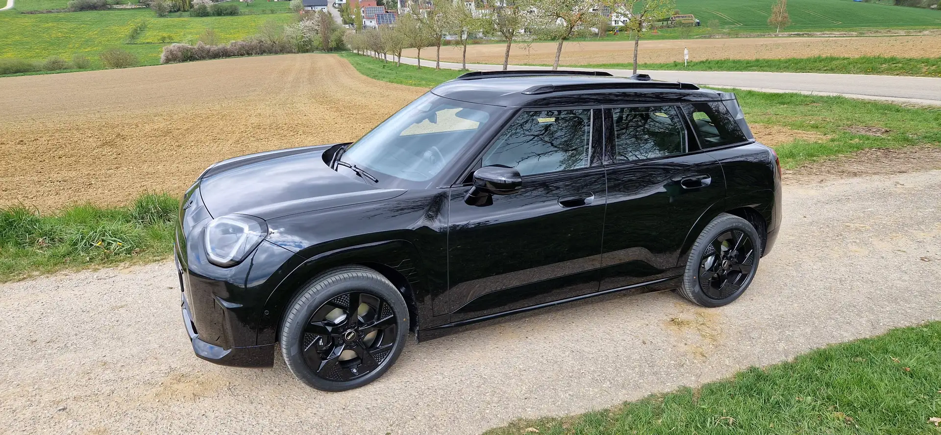 2026 MINI Aceman, 600 km, Německo — Foto 1