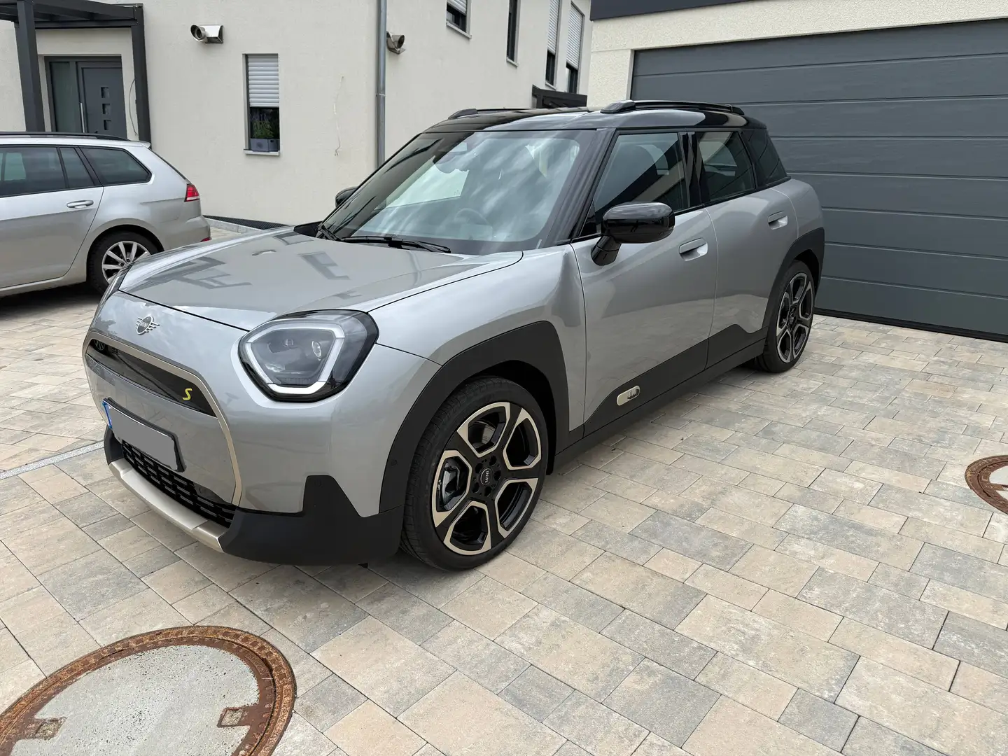 2026 MINI Aceman, 19 km, Německo — Foto 1