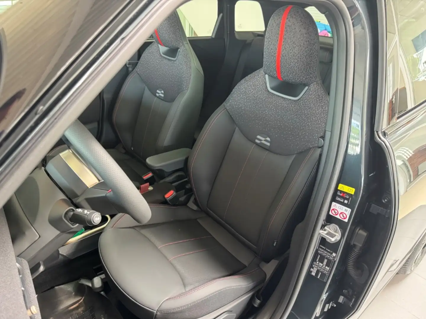 2026 MINI Aceman, 380 km, Deutschland — Foto 9 z 12