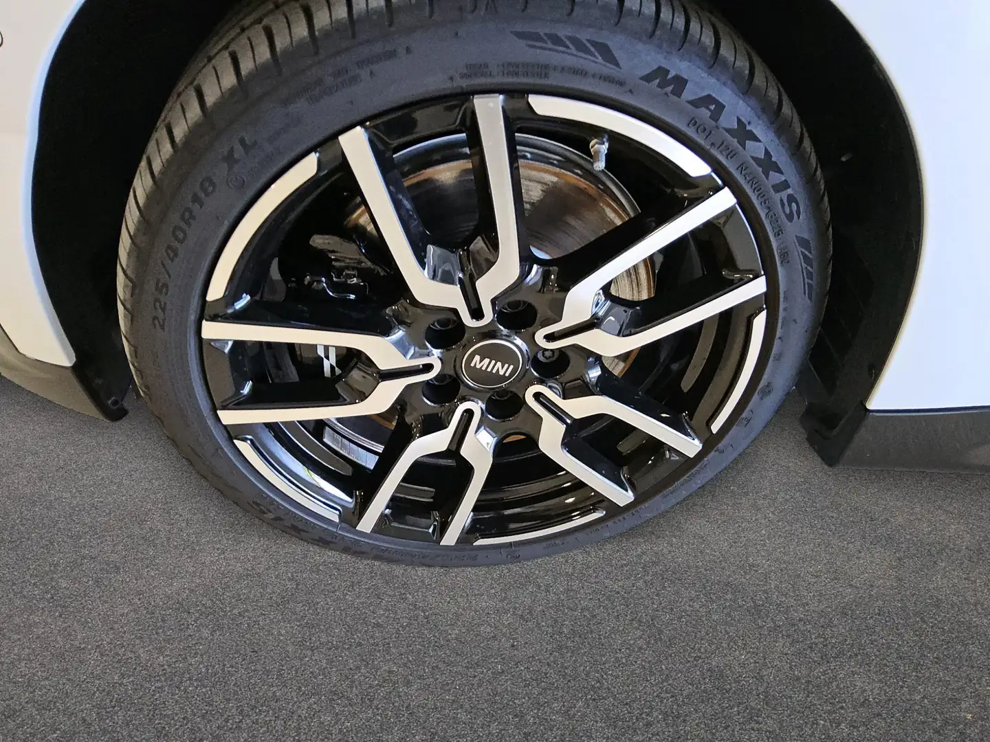 2026 MINI Cooper SE, 1.565 km, Deutschland — Foto 10 z 12