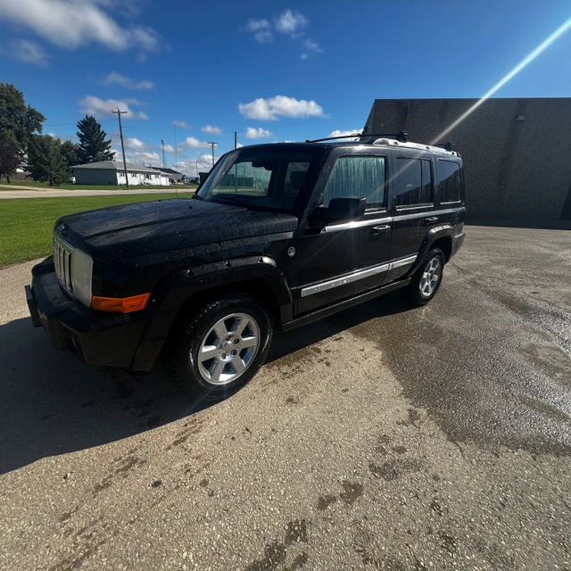 2006 Jeep Commander Limited, schwarz, 138.000 km, Import Kanada — Foto 1 z 5 2006 Jeep Commander Limited, schwarz, 138.000 km, Import Kanada — Foto 1 z 5