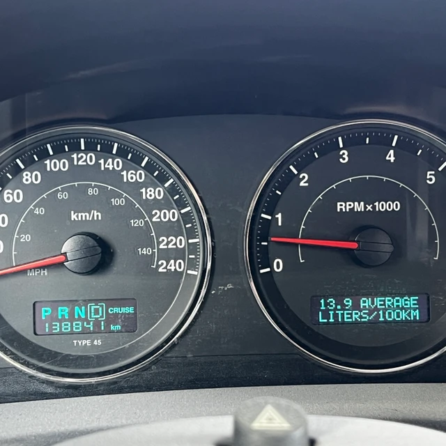 2006 Jeep Commander Limited, schwarz, 138.000 km, Import Kanada — Foto 4 z 5
