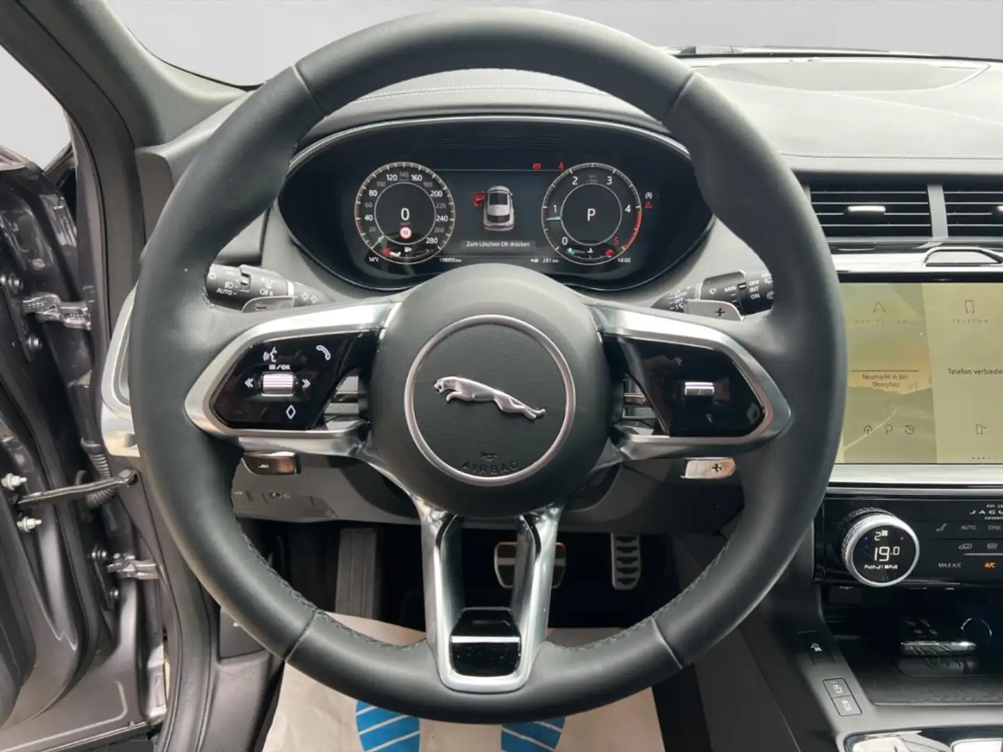 2024 Jaguar E-Pace, 19.000 km, Deutschland — Foto 11 z 12
