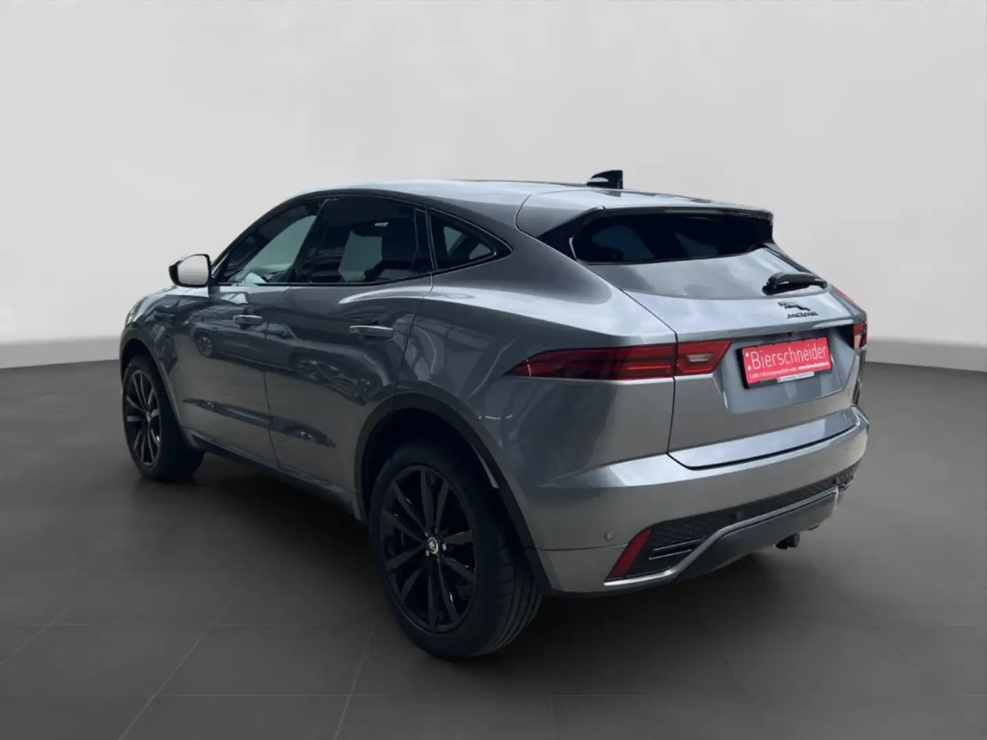 2024 Jaguar E-Pace, 19.000 km, Deutschland — Foto 4 z 12