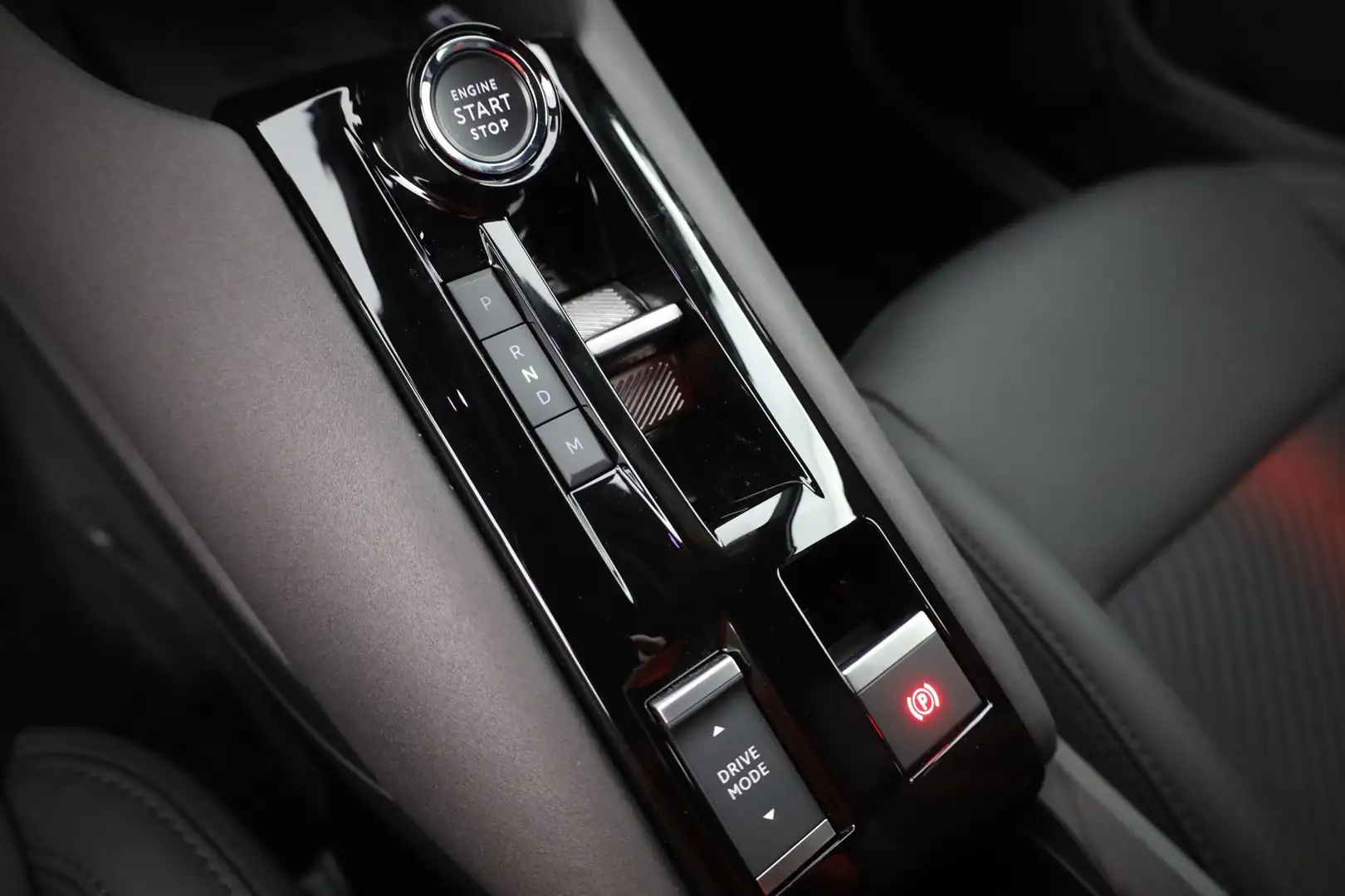 2026 Alfa Romeo Junior, 4 km, Deutschland — Foto 12 z 12