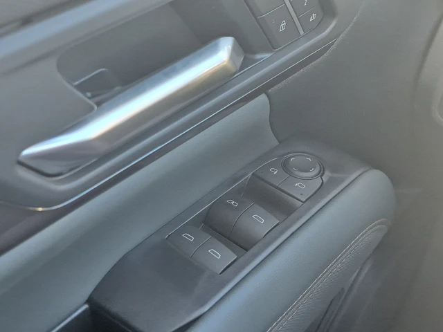 2027 GMC Terrain AWD AT4, schwarz, 6 km, Import Kanada — Foto 12 z 20