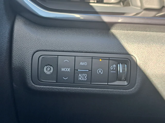 2027 GMC Terrain AWD AT4, schwarz, 6 km, Import Kanada — Foto 13 z 20