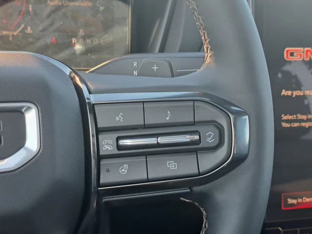 2027 GMC Terrain AWD AT4, schwarz, 6 km, Import Kanada — Foto 15 z 20