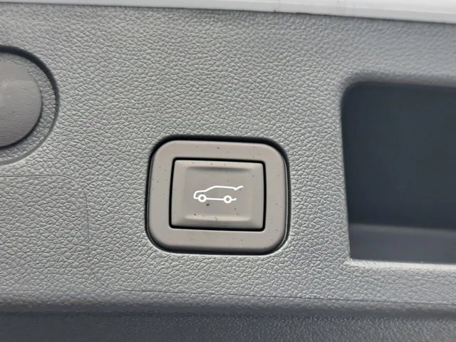 2027 GMC Terrain AWD Denali, schwarz, 6 km, Import Kanada — Foto 10 z 20