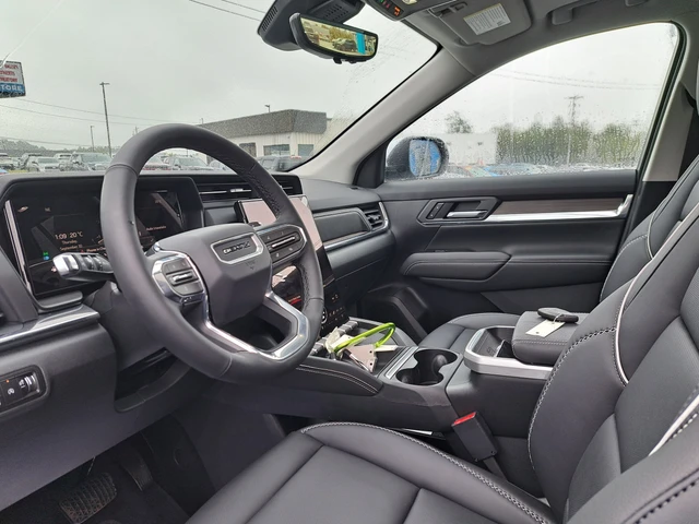2027 GMC Terrain AWD Denali, schwarz, 6 km, Import Kanada — Foto 2 z 20