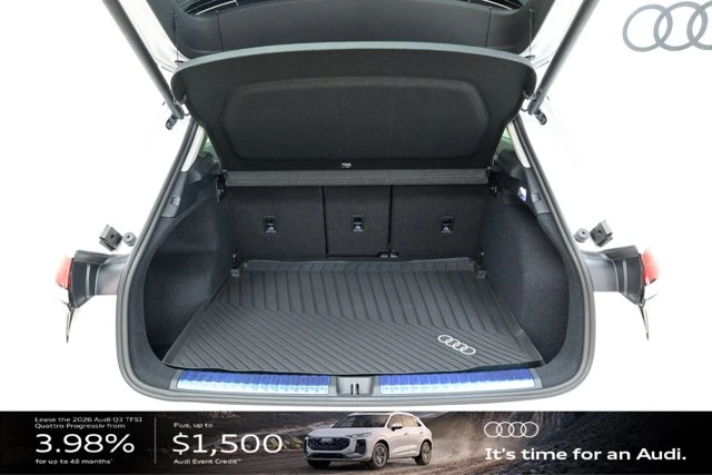 2026 Audi Q3 Technik, weiß, 20 km, Import Kanada — Foto 10 z 20
