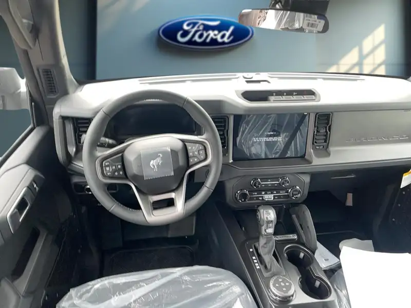 2026 Ford Bronco Big Bend, grau, 0 km, Import Kanada — Foto 11 z 12