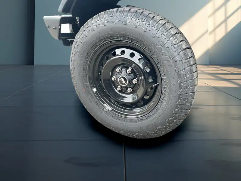 2026 Ford Bronco Big Bend, grau, 0 km, Import Kanada — Foto 8 z 12