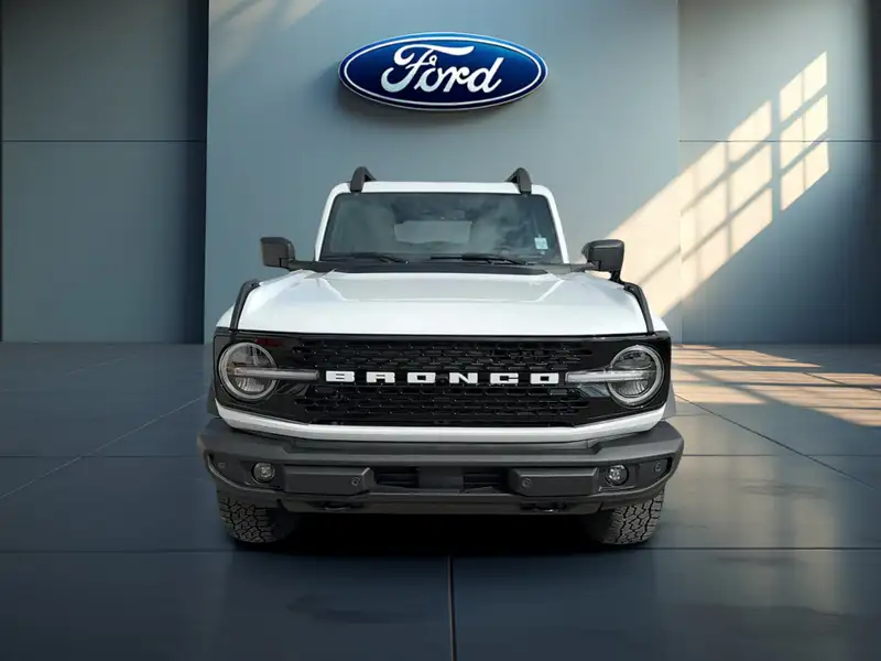 2026 Ford Bronco Outer Banks, weiß, 0 km, Import Kanada — Foto 3 z 12
